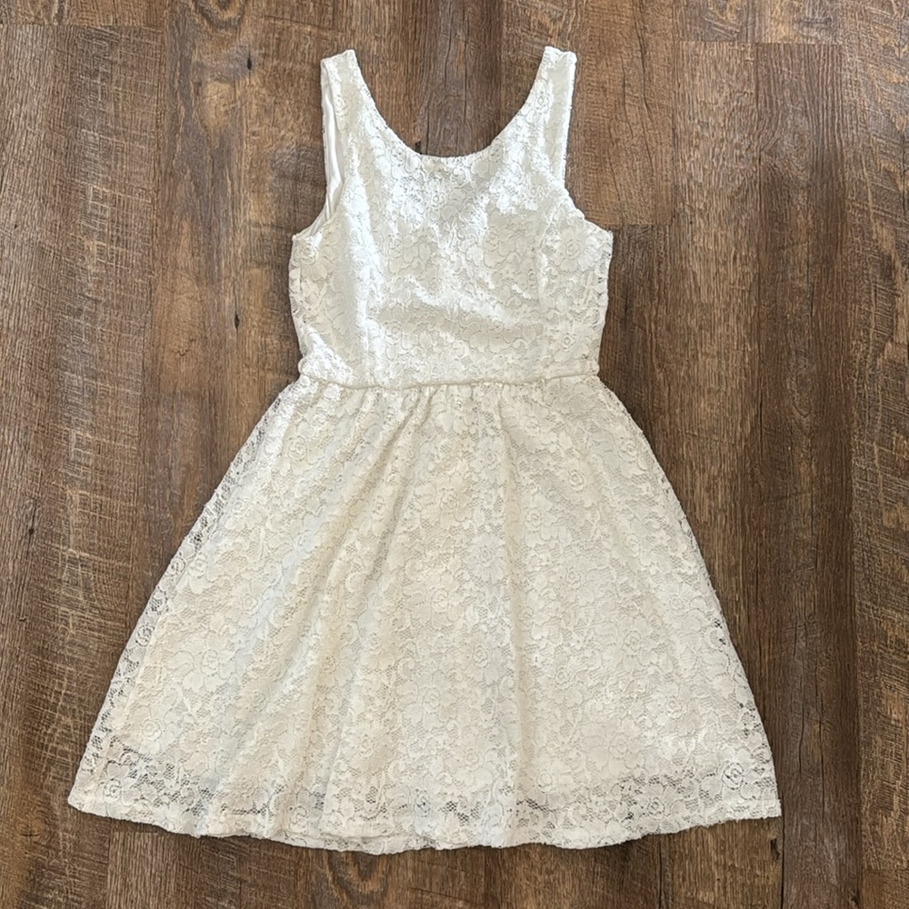 white lace dress